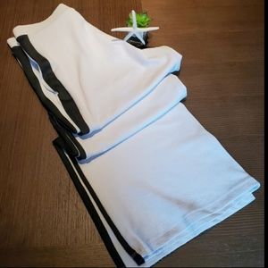 White Trousers With Black Side tripe